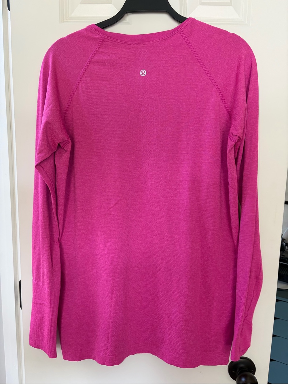EUC Lululemon Long-Sleeve swiftly Crewneck Top in Hot Pink - Picture 2 of 4